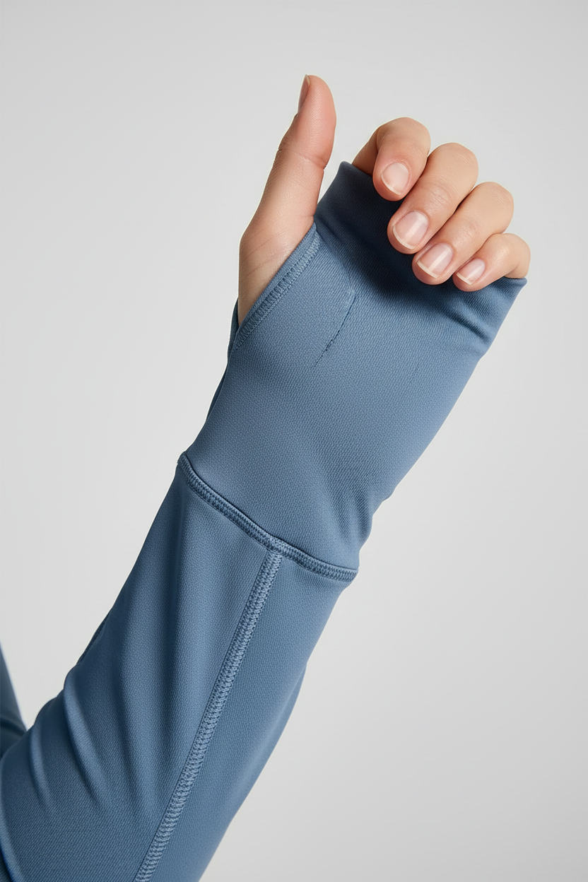 Thumbhole cuff detail